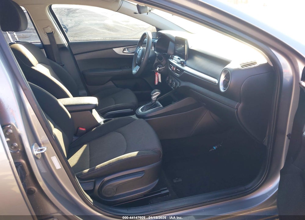 2023 KIA FORTE LXS VIN: 3KPF24AD5PE582353