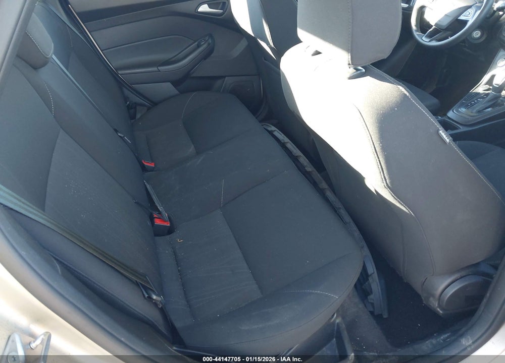 2017 FORD FOCUS SE VIN: 1FADP3F25HL327744
