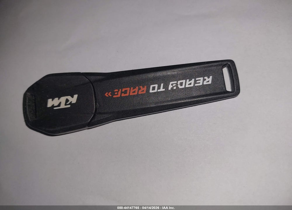 2021 KTM 890 DUKE R VIN: VBKTU9407MM808391
