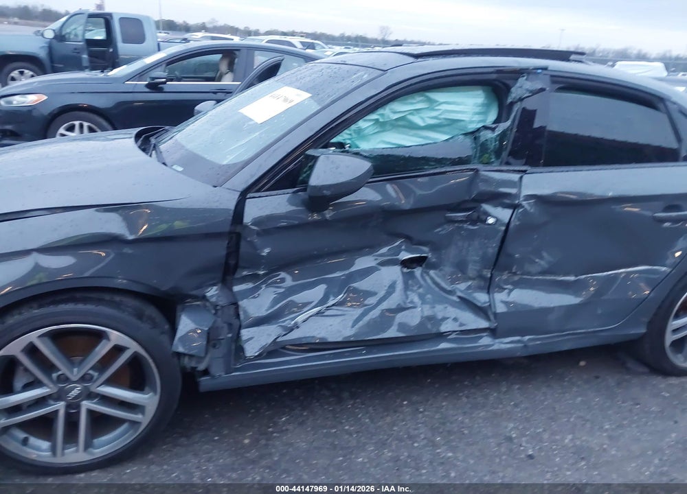 2020 AUDI A3 PREMIUM 40 TFSI FRONT-WHEEL DRIVE S TRONIC VIN: WAUAUGFF6LA095592