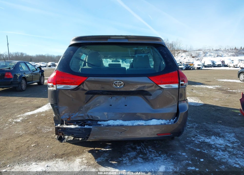 2011 TOYOTA SIENNA BASE V6 VIN: 5TDZK3DC4BS091815