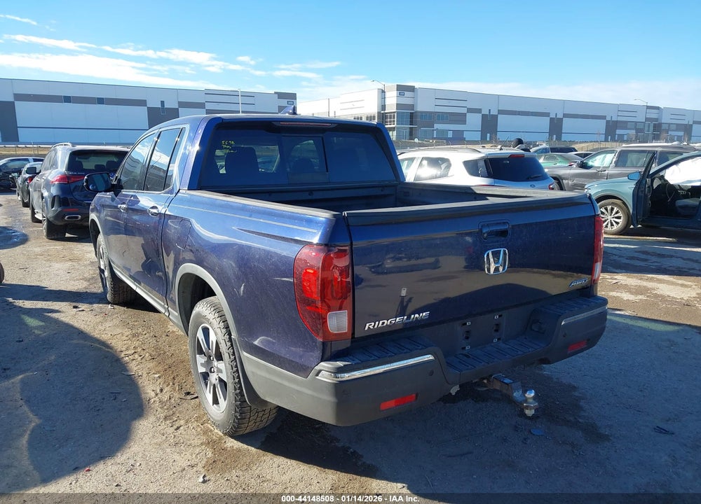 2017 HONDA RIDGELINE RTL-E VIN: 5FPYK3F77HB033097