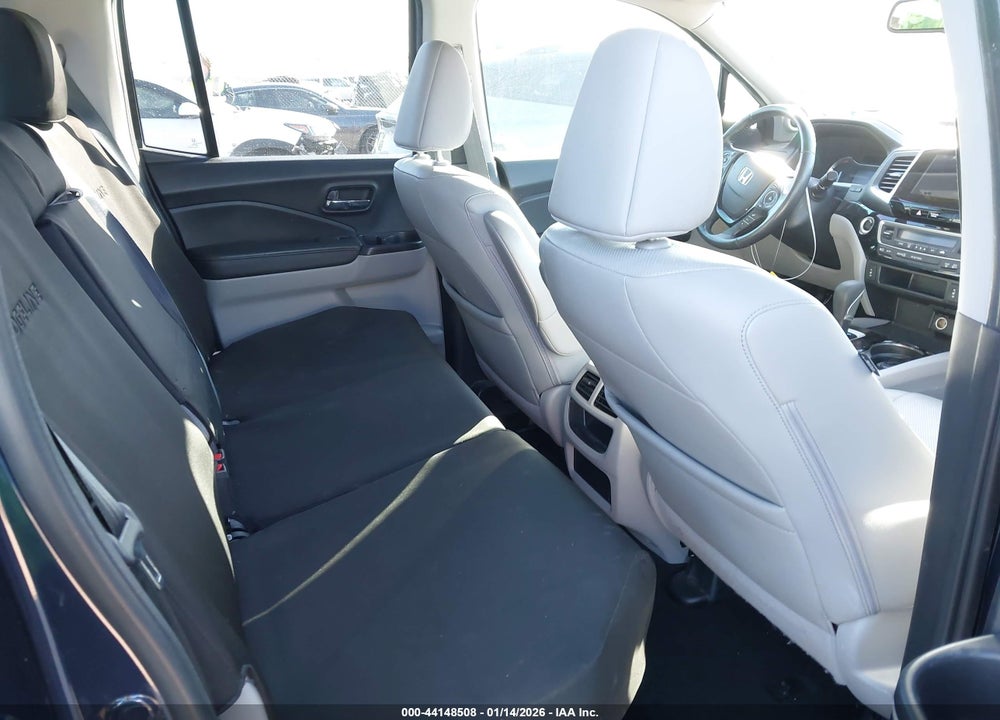 2017 HONDA RIDGELINE RTL-E VIN: 5FPYK3F77HB033097