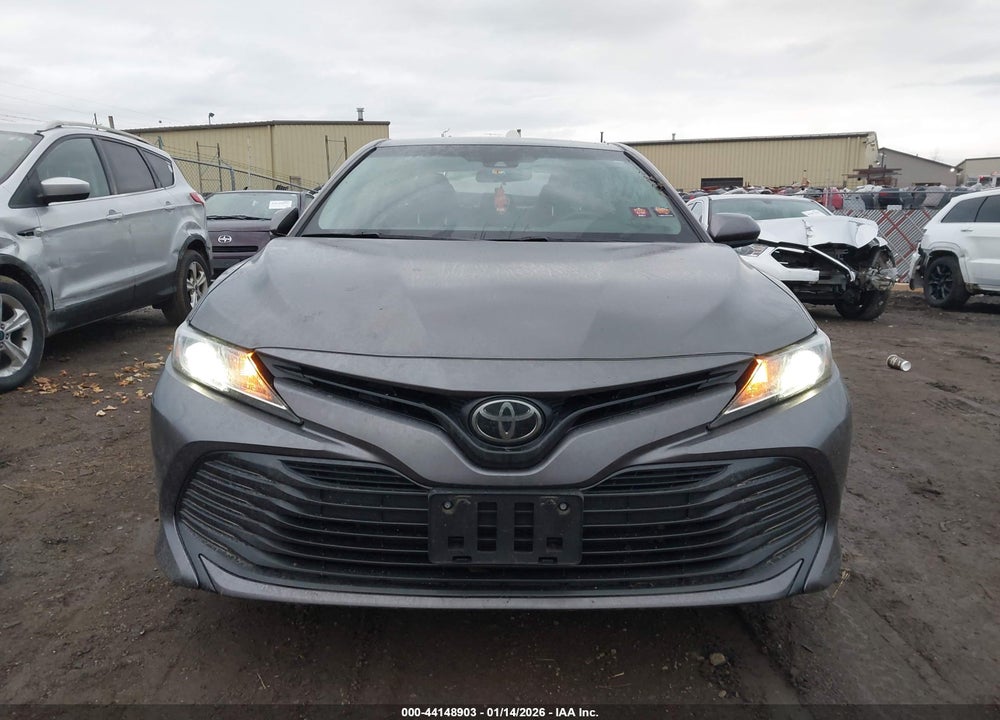 2018 TOYOTA CAMRY LE VIN: 4T1B11HK7JU651228