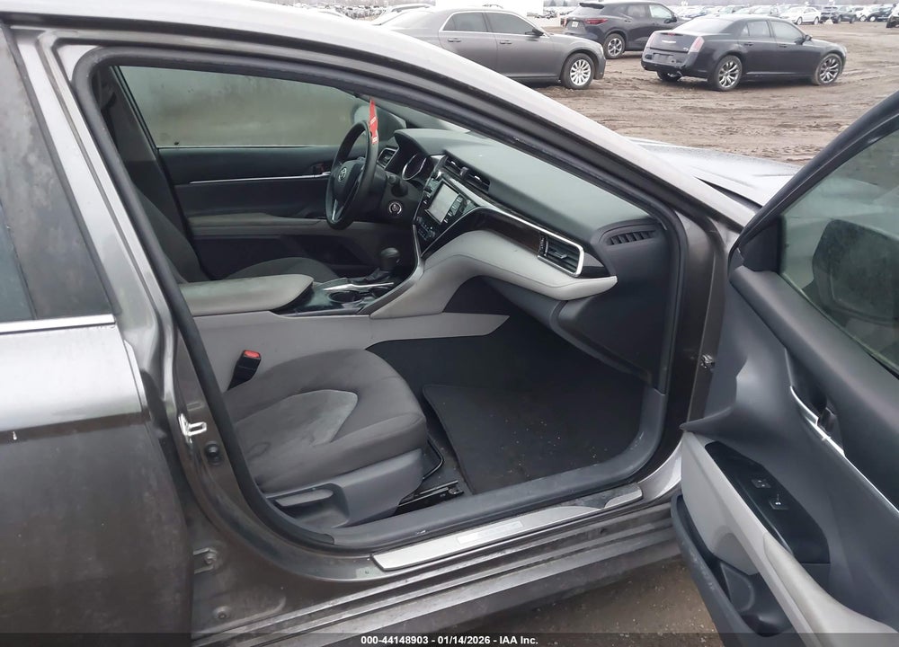 2018 TOYOTA CAMRY LE VIN: 4T1B11HK7JU651228