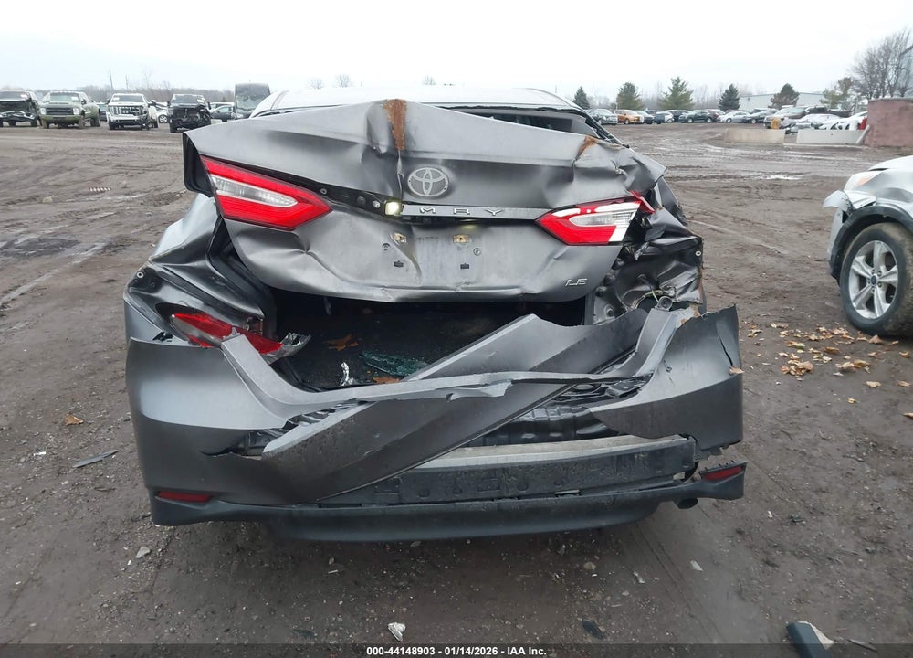 2018 TOYOTA CAMRY LE VIN: 4T1B11HK7JU651228