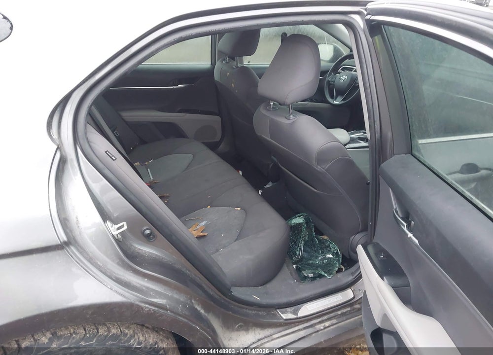 2018 TOYOTA CAMRY LE VIN: 4T1B11HK7JU651228