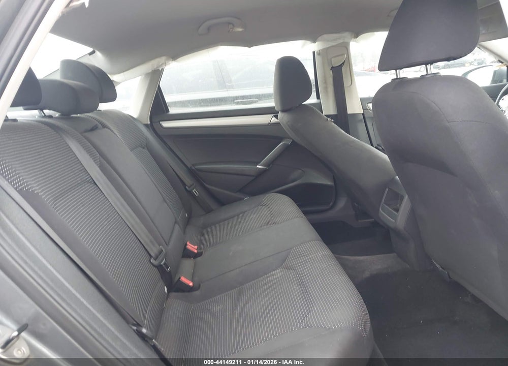 2016 VOLKSWAGEN PASSAT 1.8T S VIN: 1VWAT7A39GC037471