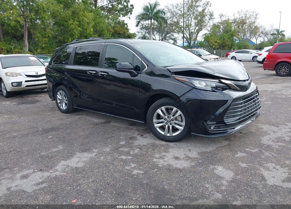 2022 TOYOTA SIENNA XLE WOODLAND EDITION VIN: 5TDASKFC2NS049068