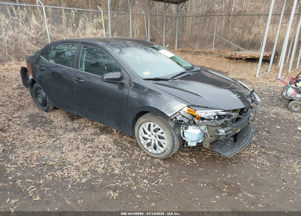 2018 TOYOTA COROLLA LE VIN: 5YFBURHE0JP741063