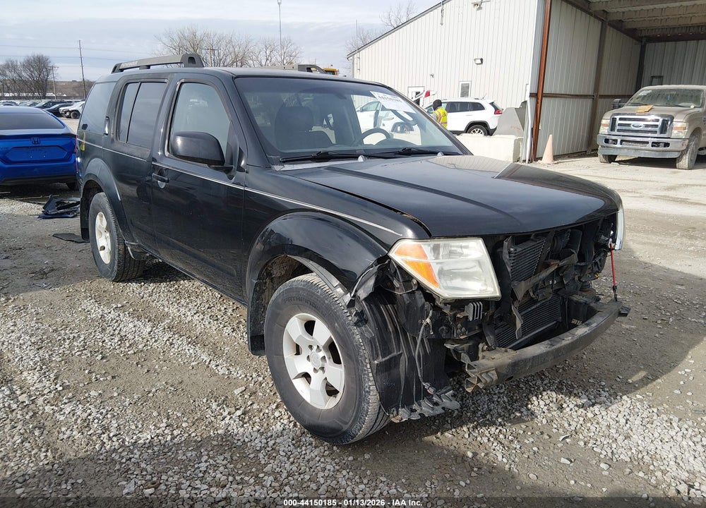 2005 NISSAN PATHFINDER XE VIN: 5N1AR18U25C781239