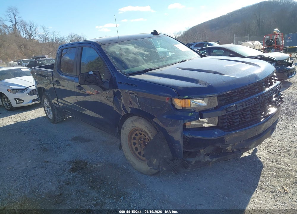 2021 CHEVROLET SILVERADO 1500 4WD  SHORT BED CUSTOM VIN: 3GCPYBEK9MG132267