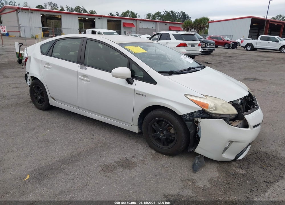 2014 TOYOTA PRIUS TWO VIN: JTDKN3DU8E1777908