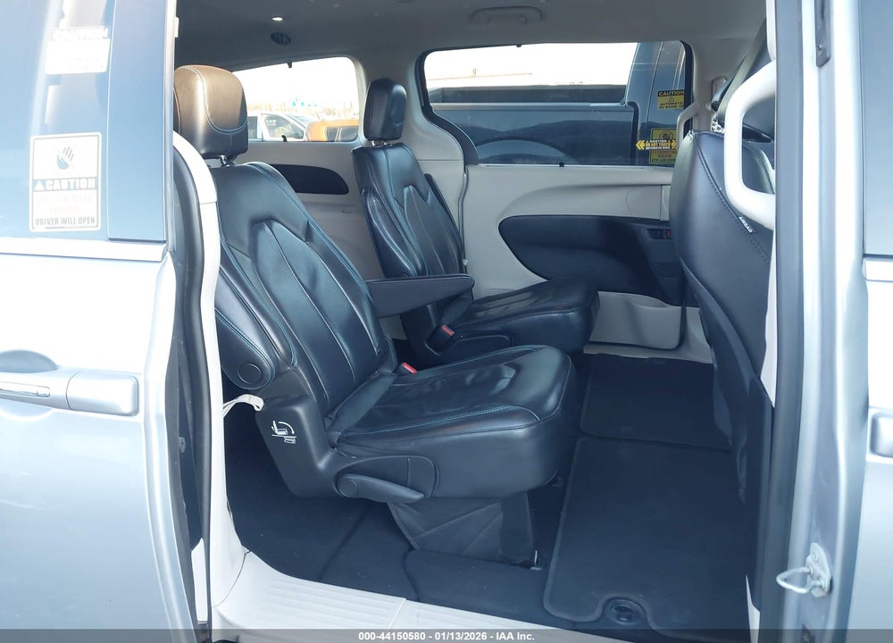 2021 CHRYSLER PACIFICA TOURING L VIN: 2C4RC1BG6MR547431