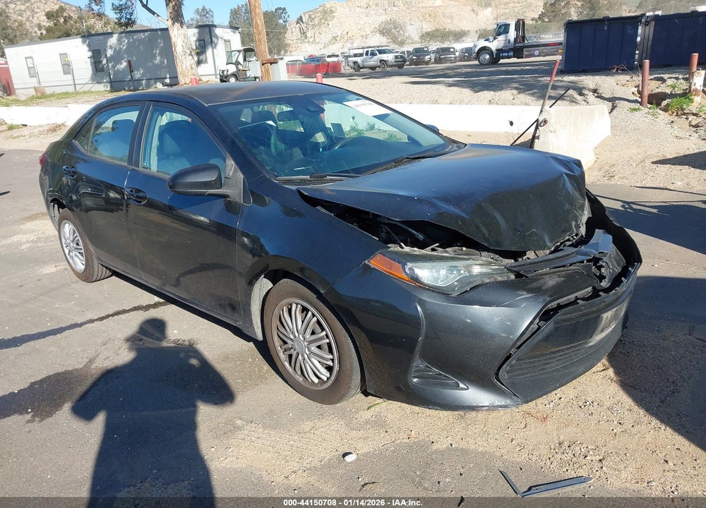 2018 TOYOTA COROLLA LE VIN: 2T1BURHE0JC037901