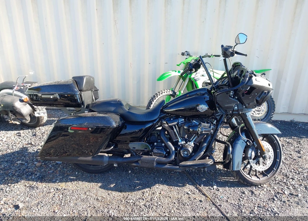 2018 HARLEY-DAVIDSON FLTRXS ROAD GLIDE SPECIAL VIN: 1HD1KTC17JB632311