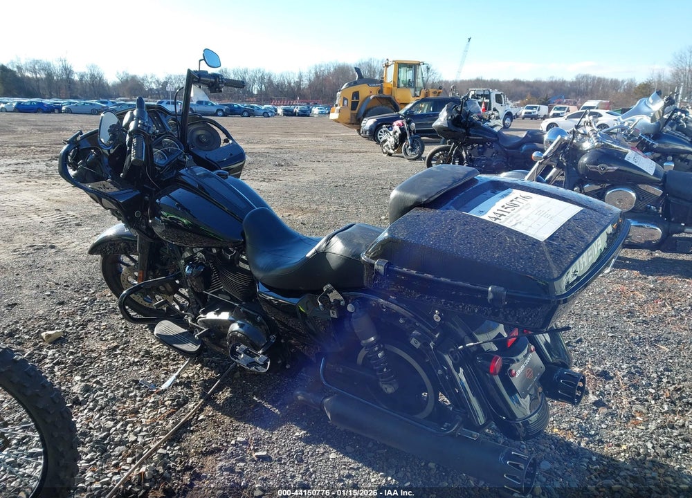 2018 HARLEY-DAVIDSON FLTRXS ROAD GLIDE SPECIAL VIN: 1HD1KTC17JB632311