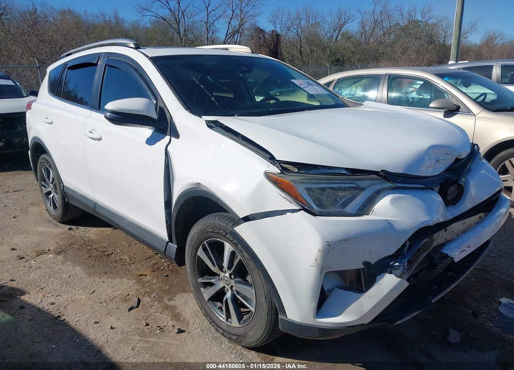 2018 TOYOTA RAV4 XLE VIN: 2T3WFREV8JW512054