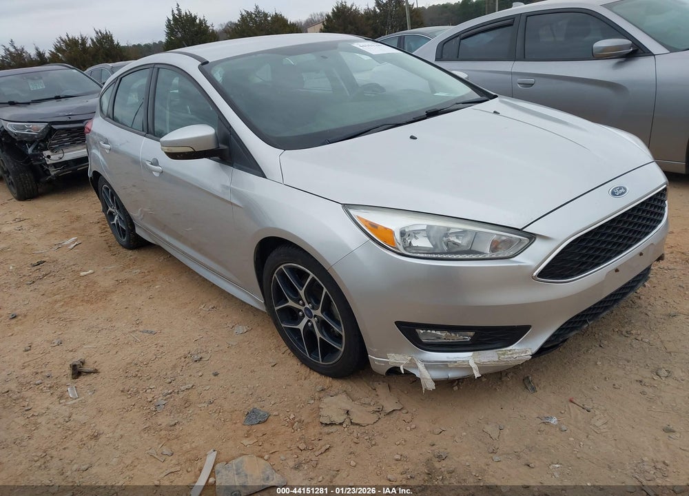 2015 FORD FOCUS SE VIN: 1FADP3K29FL314448