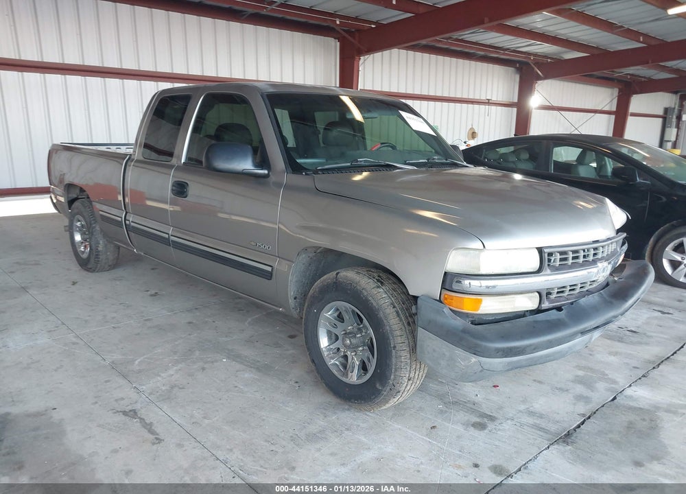2000 CHEVROLET SILVERADO 1500 VIN: 2GCEC19V0Y1142141