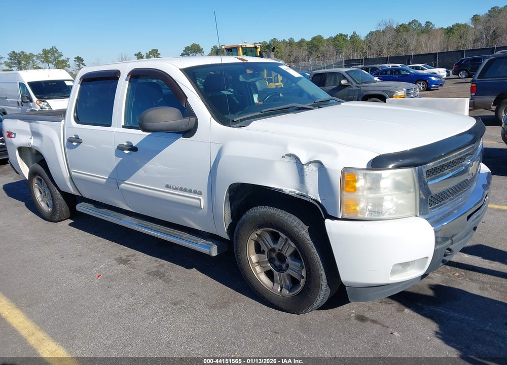 2011 CHEVROLET SILVERADO 1500 LT VIN: 3GCPCSE04BG168877