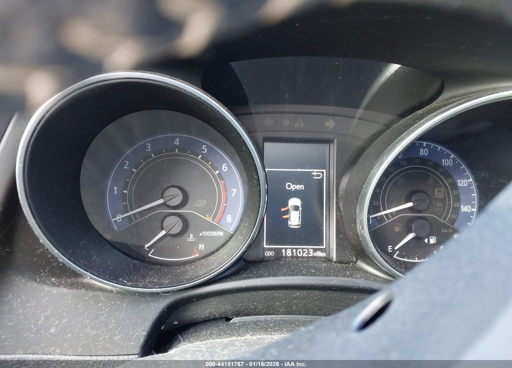 2018 TOYOTA COROLLA IM VIN: JTNKARJE7JJ564160