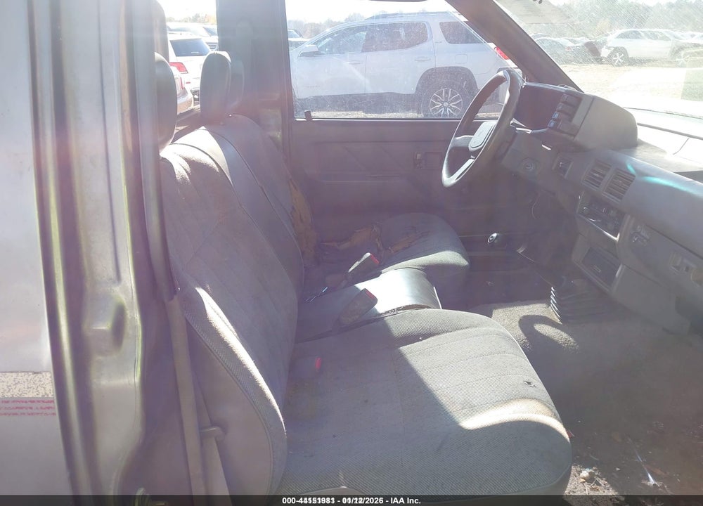 1995 ISUZU CONVENTIONAL SHORT BED VIN: JAACL11L3S7212539