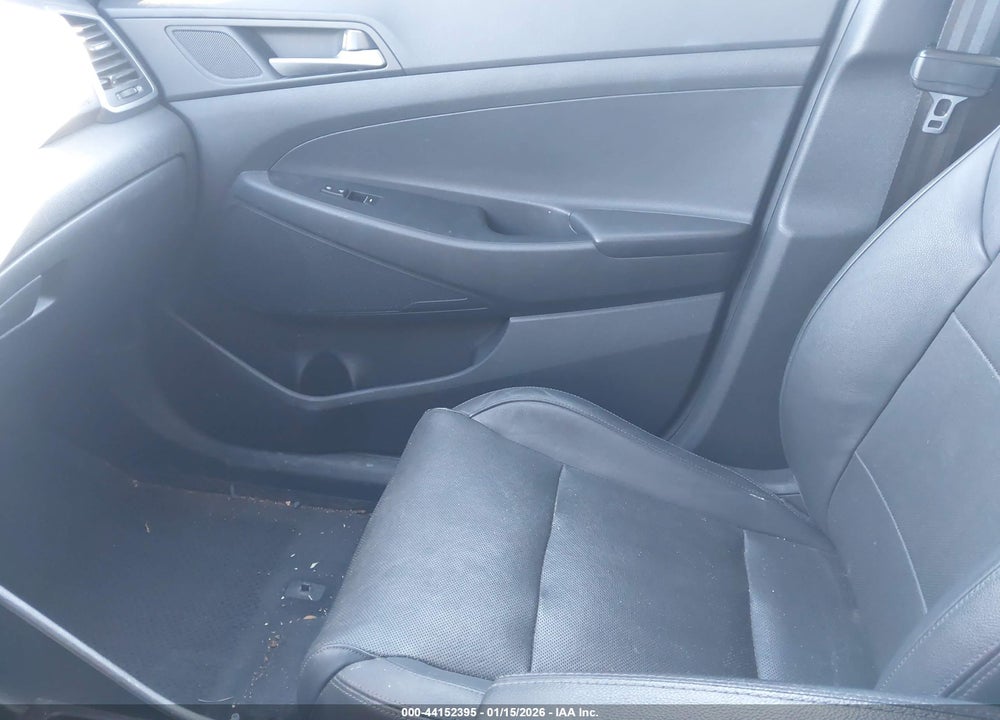 2016 HYUNDAI TUCSON LIMITED VIN: KM8J3CA25GU147216