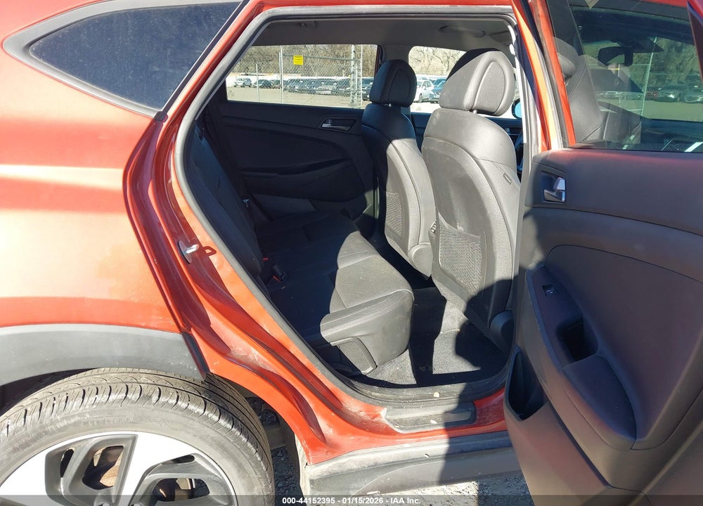 2016 HYUNDAI TUCSON LIMITED VIN: KM8J3CA25GU147216