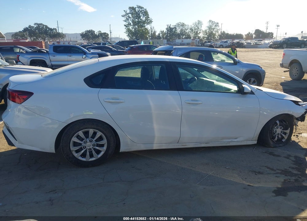 2023 KIA FORTE LX VIN: 3KPF24AD4PE656684