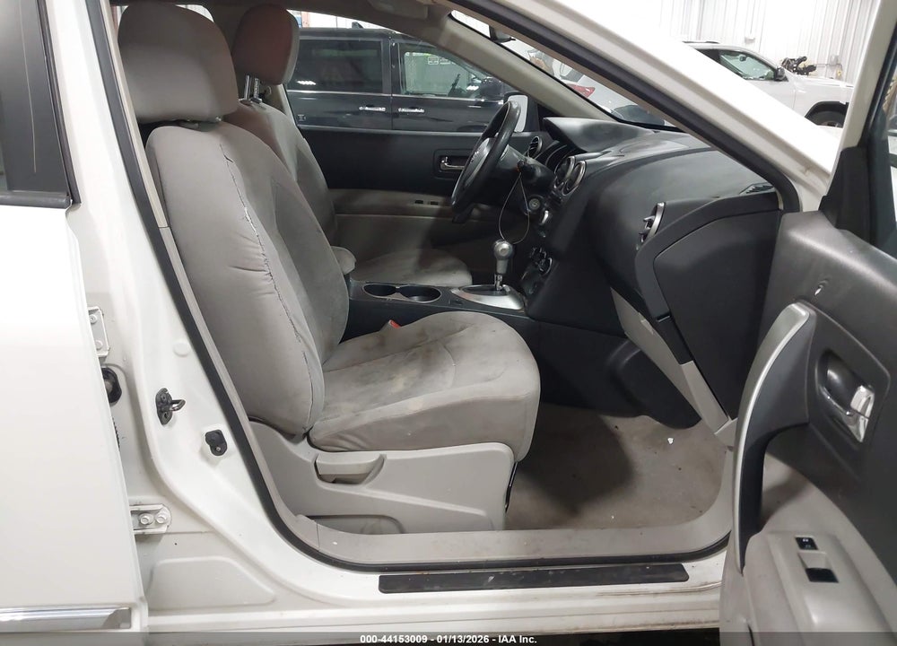 2014 NISSAN ROGUE SELECT S VIN: JN8AS5MVXEW700795