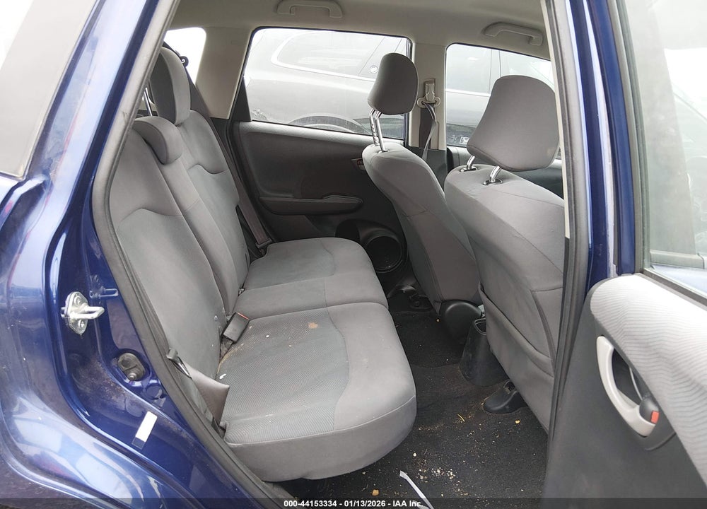2013 HONDA FIT VIN: JHMGE8H32DC039723