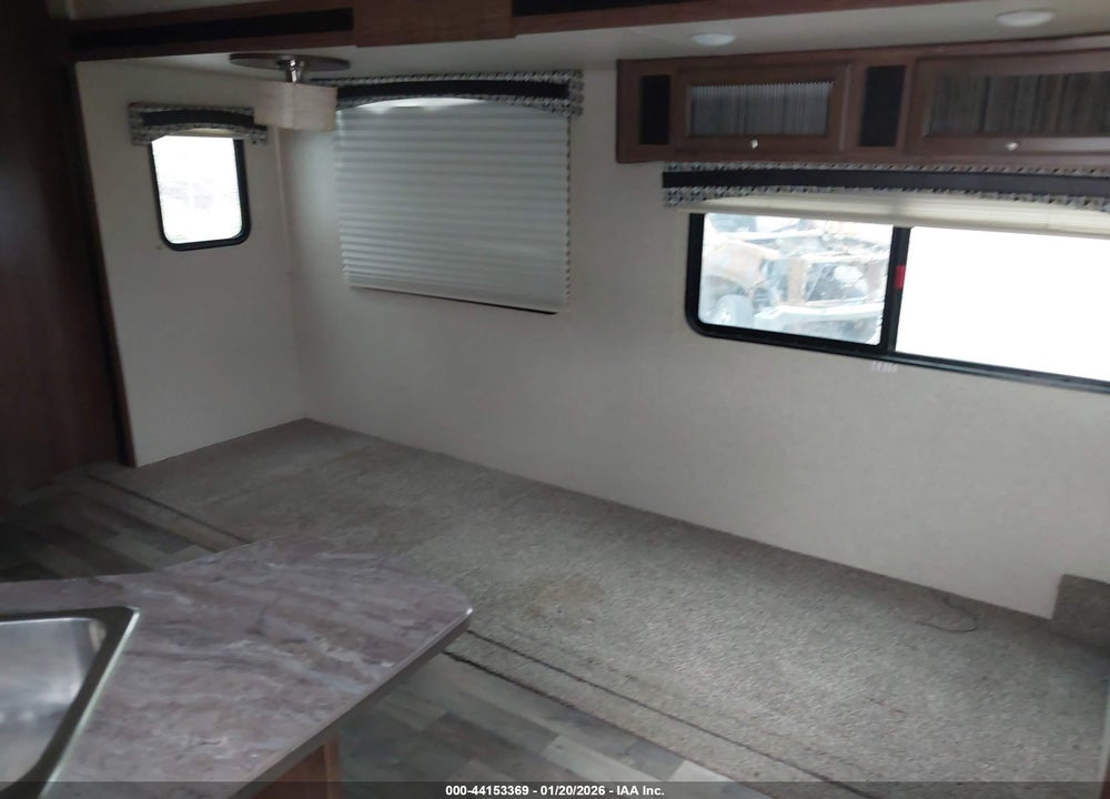 2018 HEARTLAND PIONEER SERIES M-320 VIN: 5SFPG3725JE348736