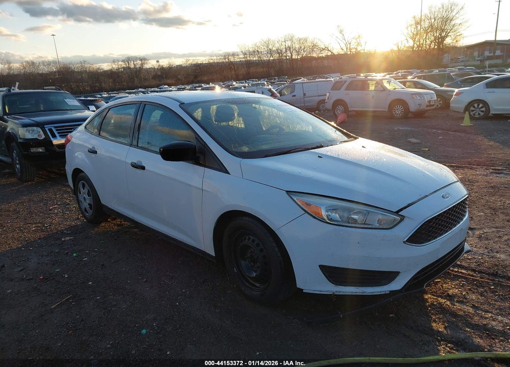2016 FORD FOCUS S VIN: 1FADP3E22GL281032