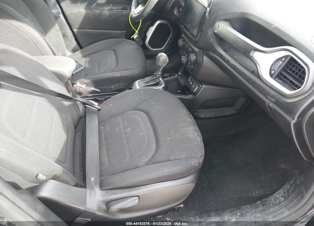 2018 JEEP RENEGADE LATITUDE FWD VIN: ZACCJABB4JPJ70496