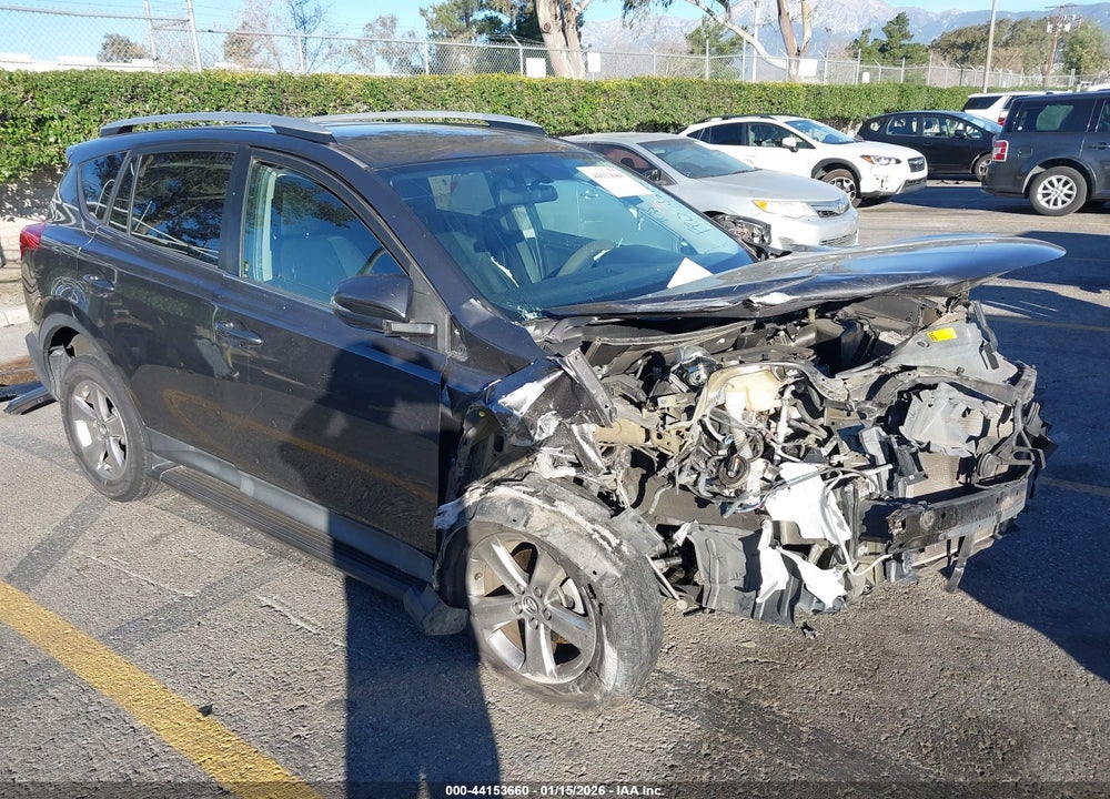 2015 TOYOTA RAV4 XLE VIN: 2T3WFREV9FW164613