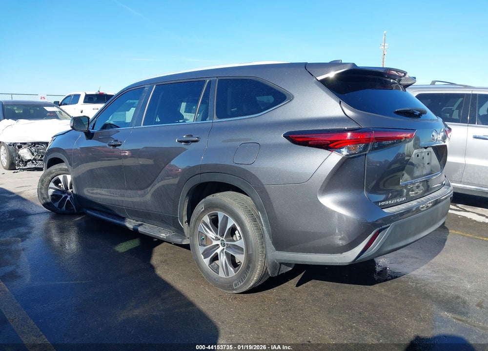 2023 TOYOTA HIGHLANDER XLE VIN: 5TDKDRAH5PS516576
