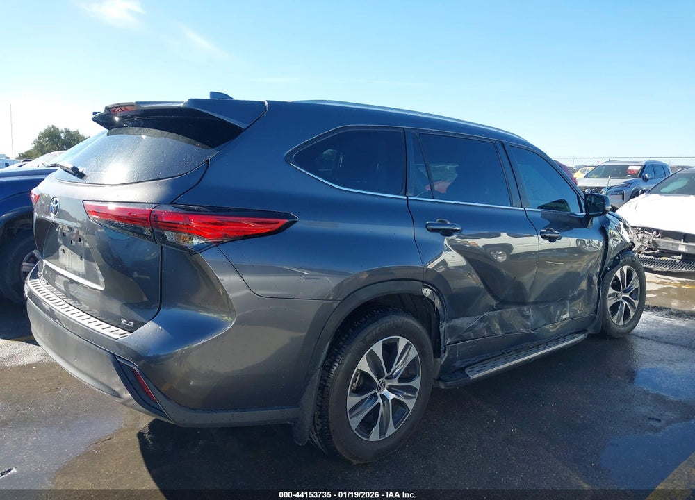 2023 TOYOTA HIGHLANDER XLE VIN: 5TDKDRAH5PS516576