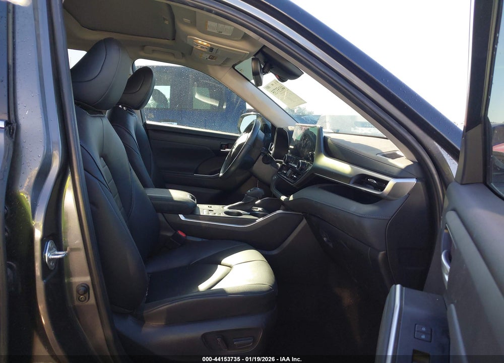 2023 TOYOTA HIGHLANDER XLE VIN: 5TDKDRAH5PS516576