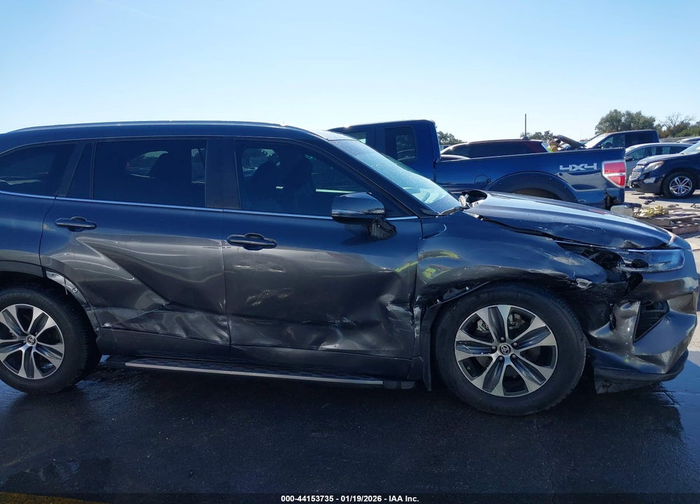 2023 TOYOTA HIGHLANDER XLE VIN: 5TDKDRAH5PS516576