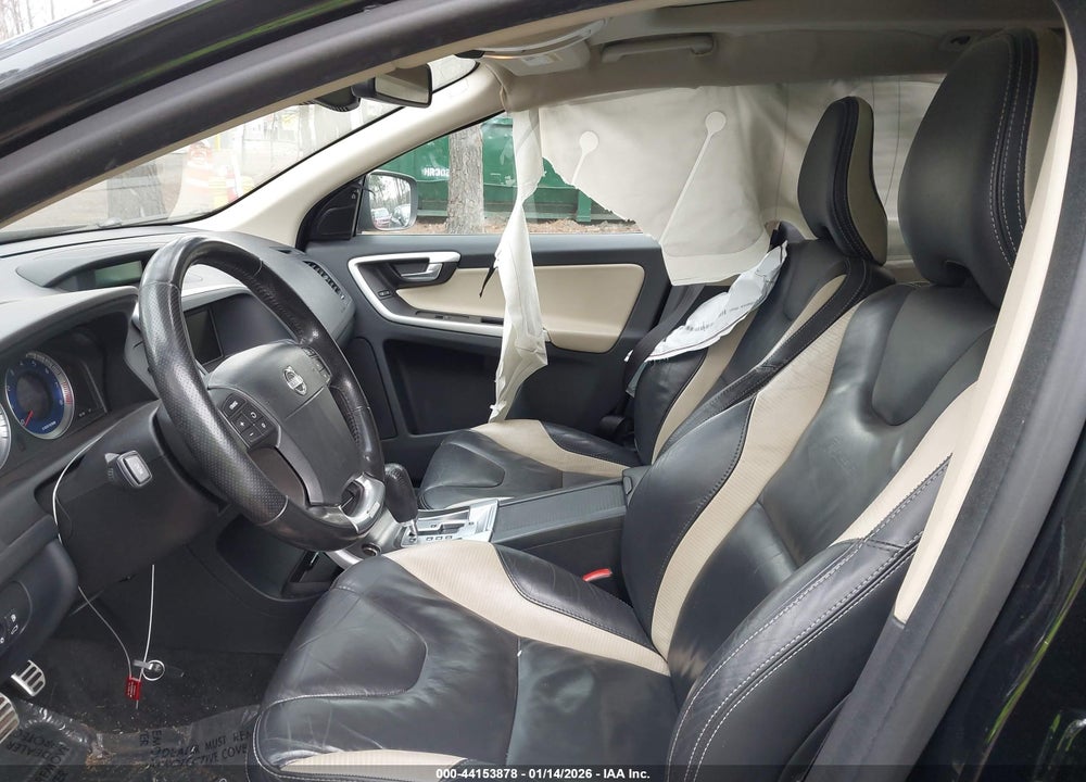 2010 VOLVO XC60 T6/T6 R-DESIGN VIN: YV4992DZ0A2111930