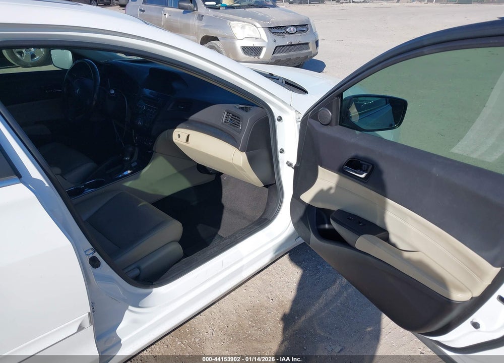 2013 ACURA ILX 2.0L VIN: 19VDE1F73DE016650