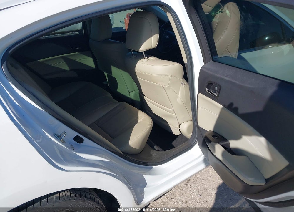 2013 ACURA ILX 2.0L VIN: 19VDE1F73DE016650