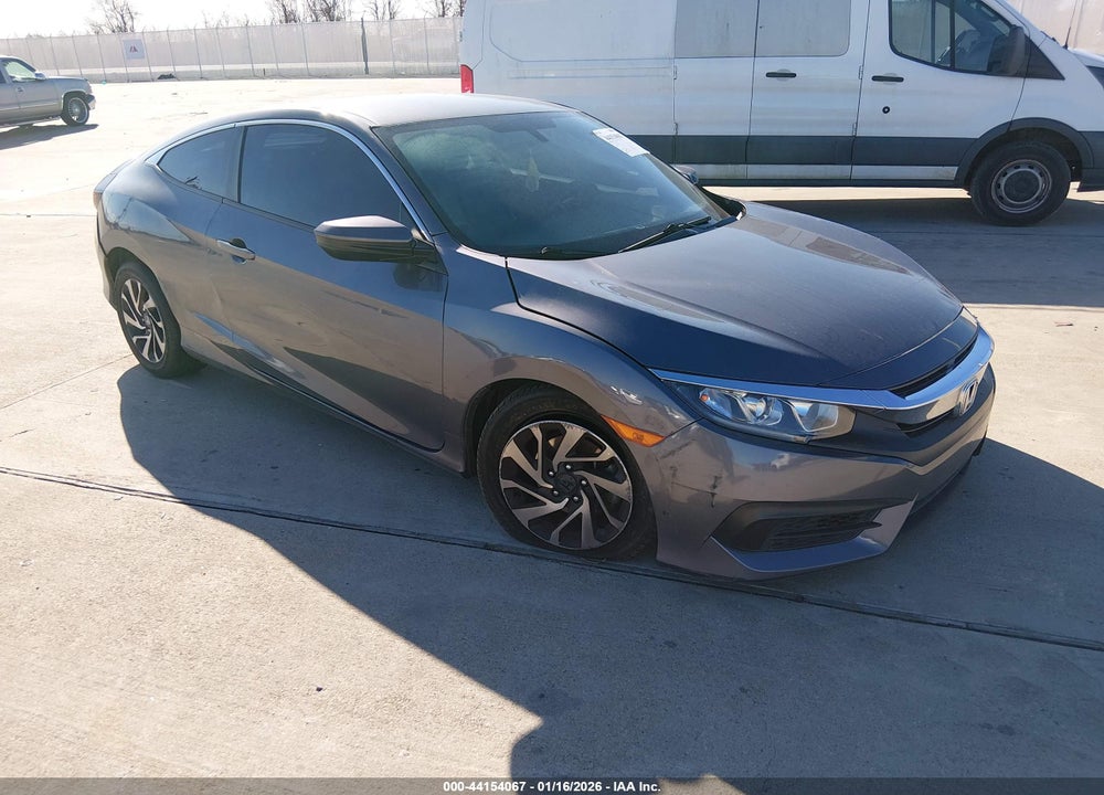 2018 HONDA CIVIC LX VIN: 2HGFC4B52JH305368