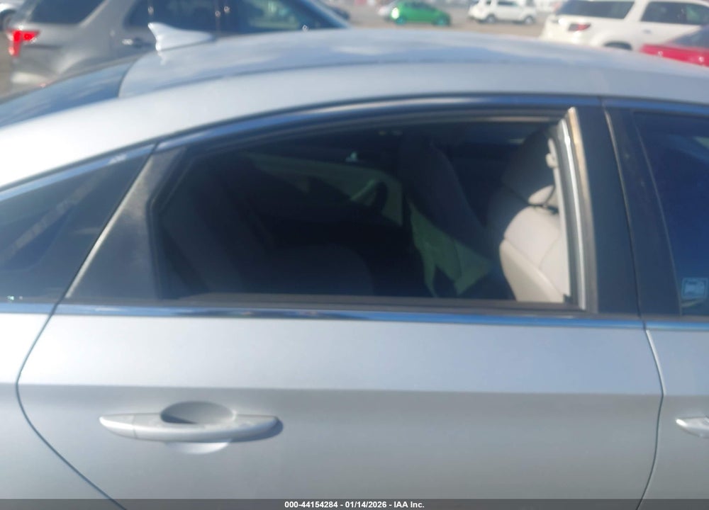 2015 HYUNDAI SONATA SE VIN: 5NPE24AF8FH254027