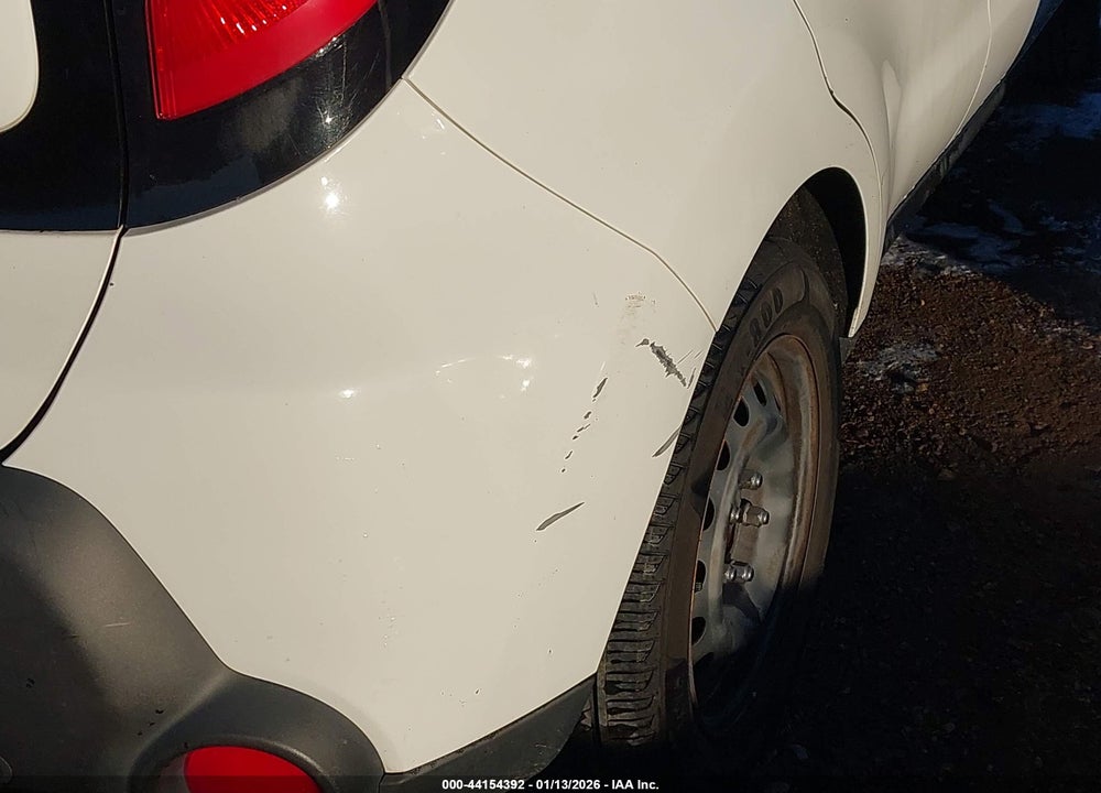 2015 KIA SOUL VIN: KNDJN2A27F7775719