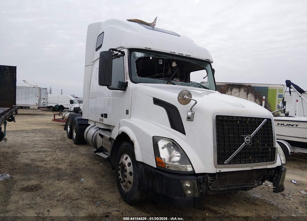 2013 VOLVO VN VIN: 4V4NC9EJ6DN134589