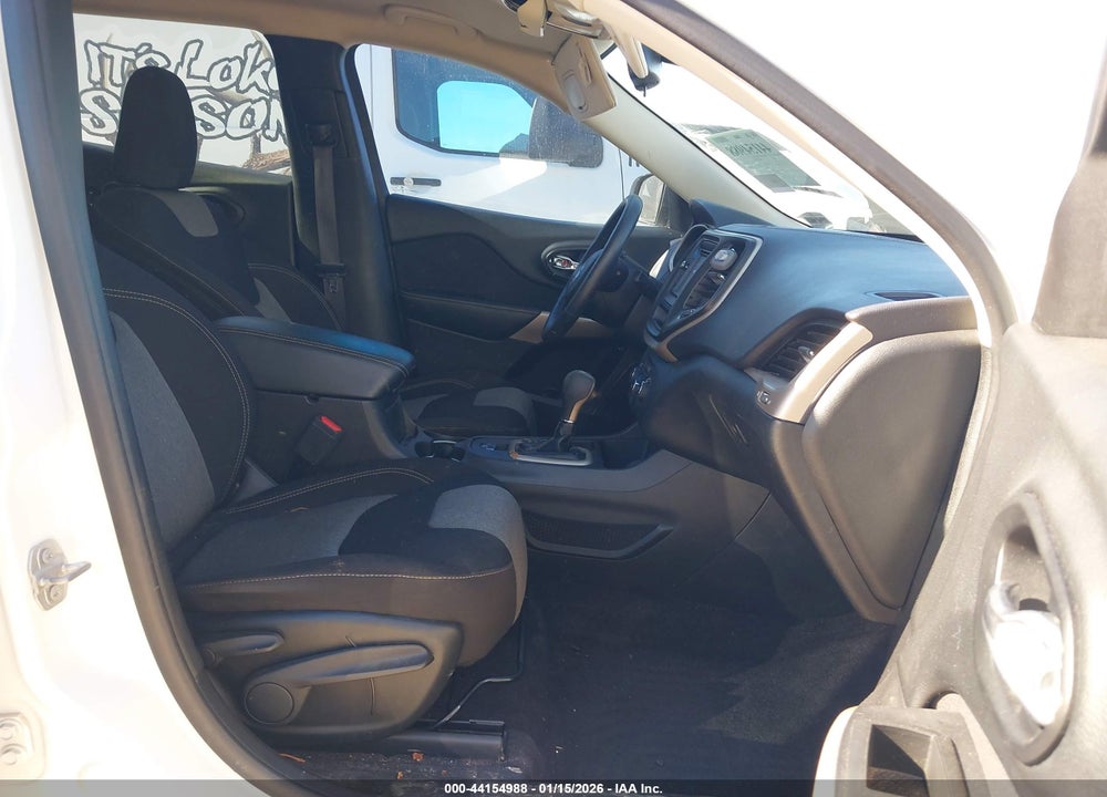 2017 JEEP CHEROKEE SPORT FWD VIN: 1C4PJLAS0HW572448