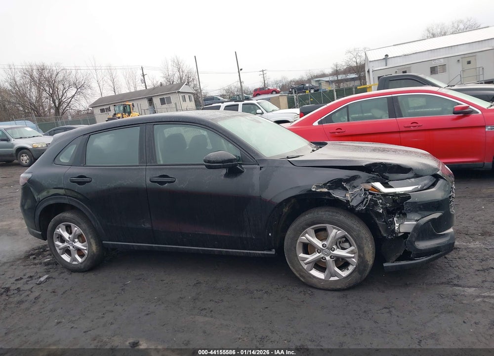 2025 HONDA HR-V AWD LX VIN: 3CZRZ2H33SM738098
