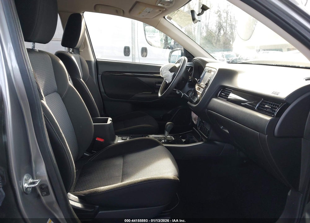 2019 MITSUBISHI OUTLANDER ES VIN: JA4AD2A38KZ055561
